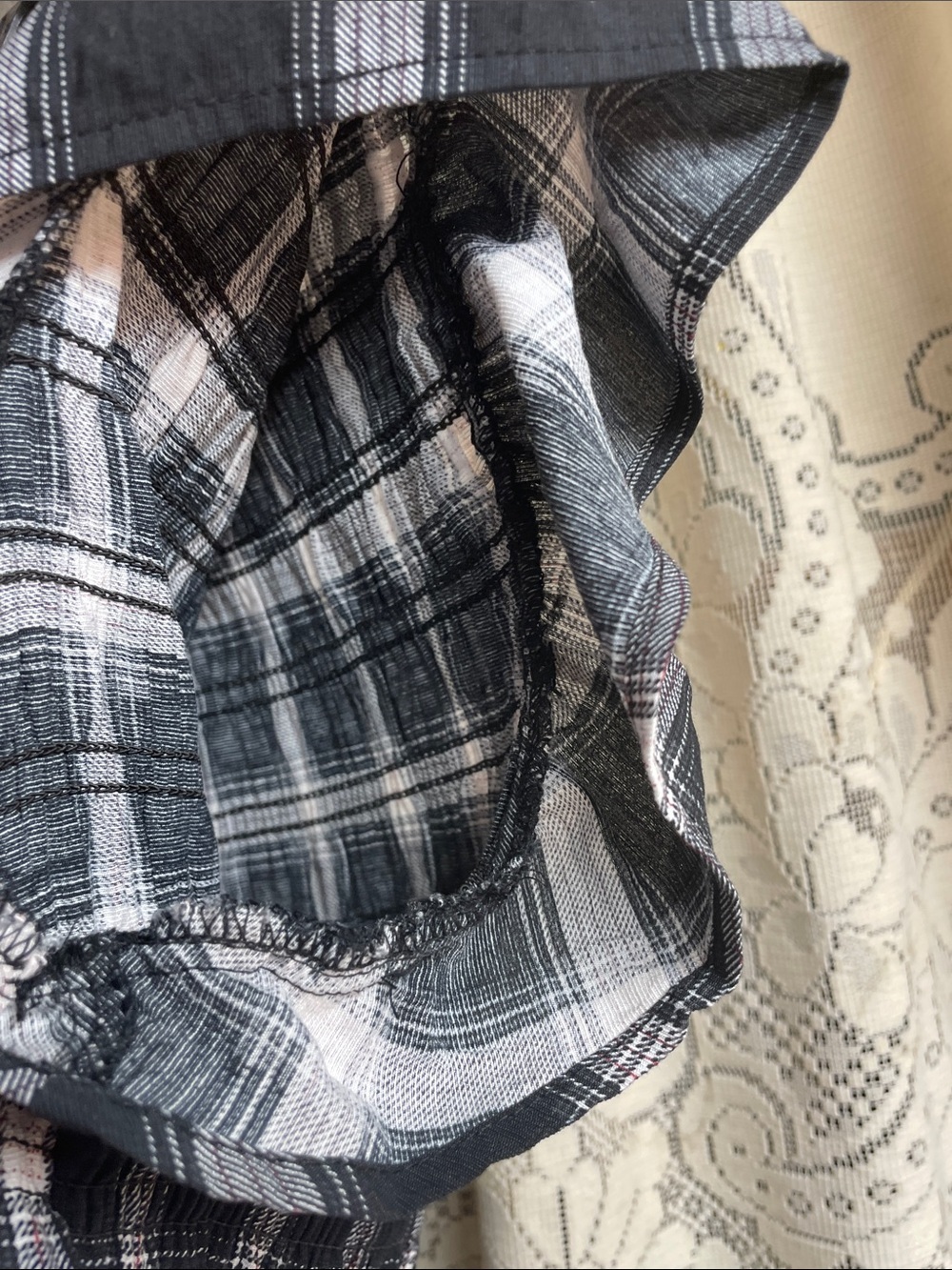 Oak & Trellis Black and White Frilly Large Dress - Picture 6 of 8